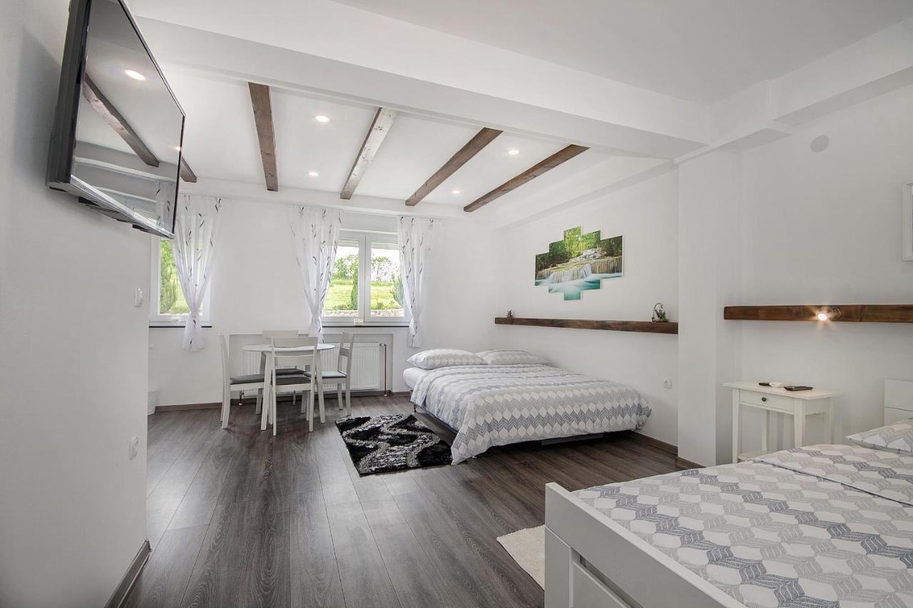 Studio Apartments Kaya Čatrnja Exteriér fotografie