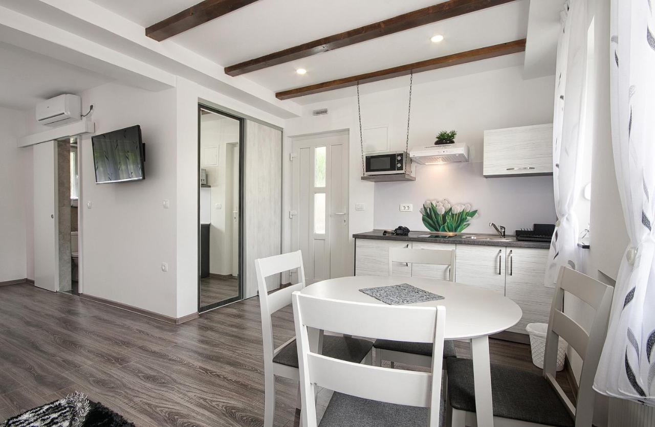 Studio Apartments Kaya Čatrnja Exteriér fotografie